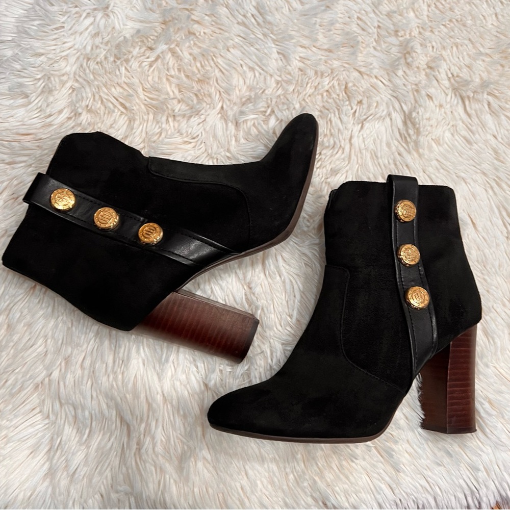 Tommy Hilfiger ankle suede boots size 7.5
